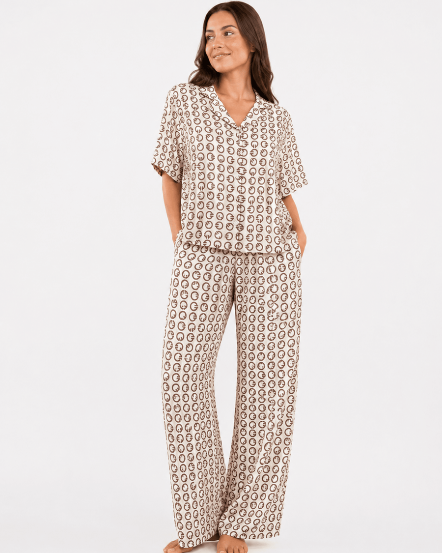 Pyjama Satin Monogramme Beige – Coupe Oversize