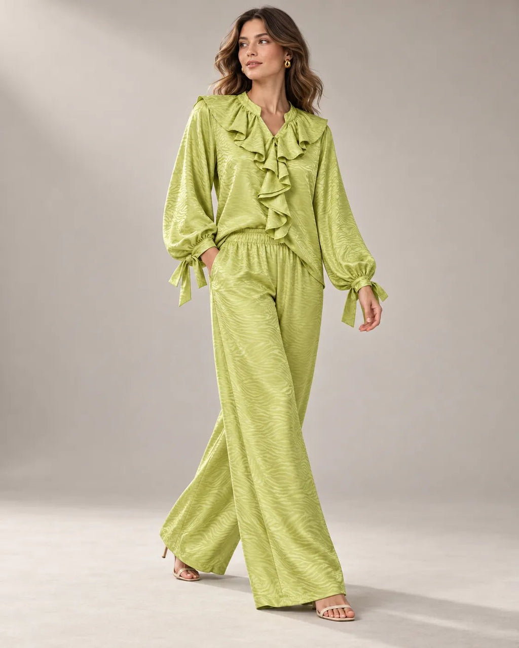 Pyjama Satin Jacquard à Volants – Vert Pistache - La Sprezzatura pyjamas