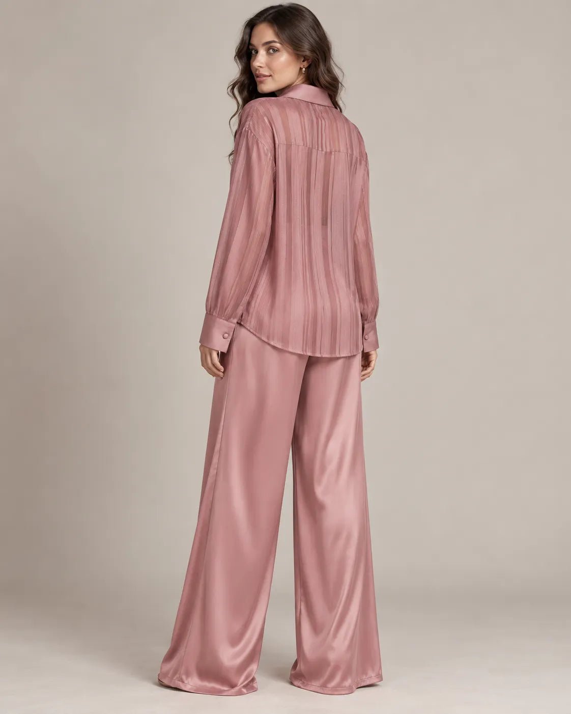 Pyjama Femme Rose Satin – Chemise Rayée Transparente & Pantalon Large - La Sprezzatura pyjamas