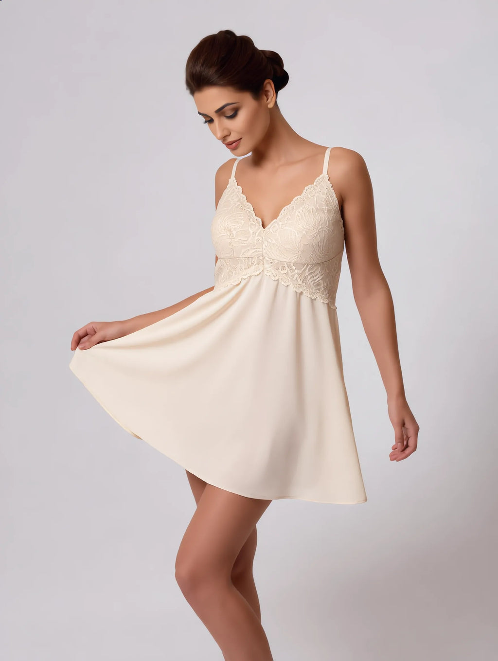Nuisette courte beige satinée & dentelle - La Sprezzatura pyjamas