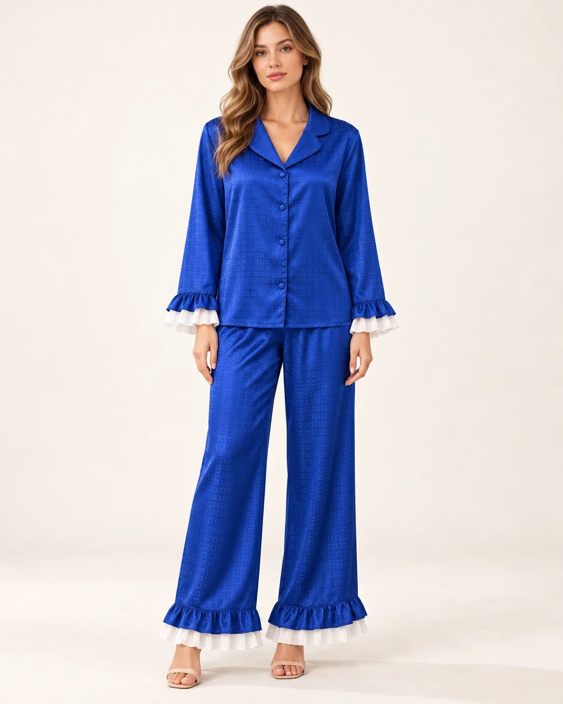 Pyjama Femme Satin Jacquard Fluide Bleu Royal à Volants - La Sprezzatura pyjamas