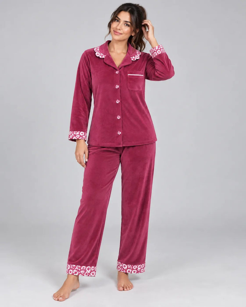 Pyjama Femme en Velours Rose Framboise – Col Fleuri & Confort Douillet - La Sprezzatura pyjamas