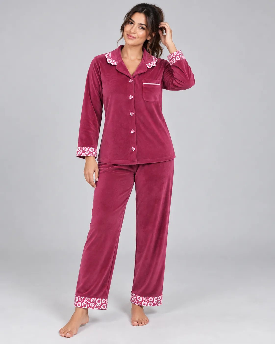 Pyjama Femme en Velours Rose Framboise – Col Fleuri & Confort Douillet - La Sprezzatura pyjamas