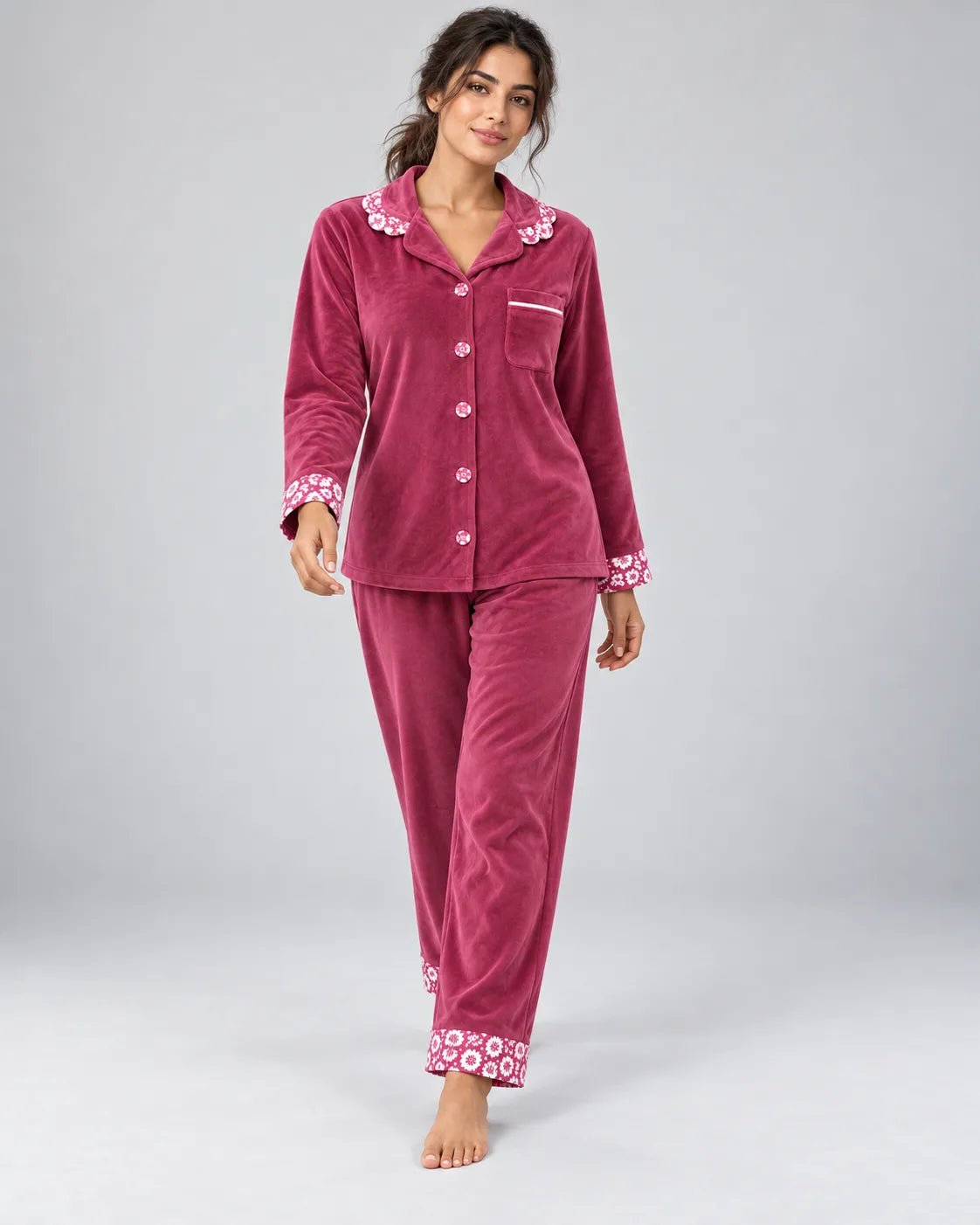 Pyjama Femme en Velours Rose Framboise – Col Fleuri & Confort Douillet - La Sprezzatura pyjamas