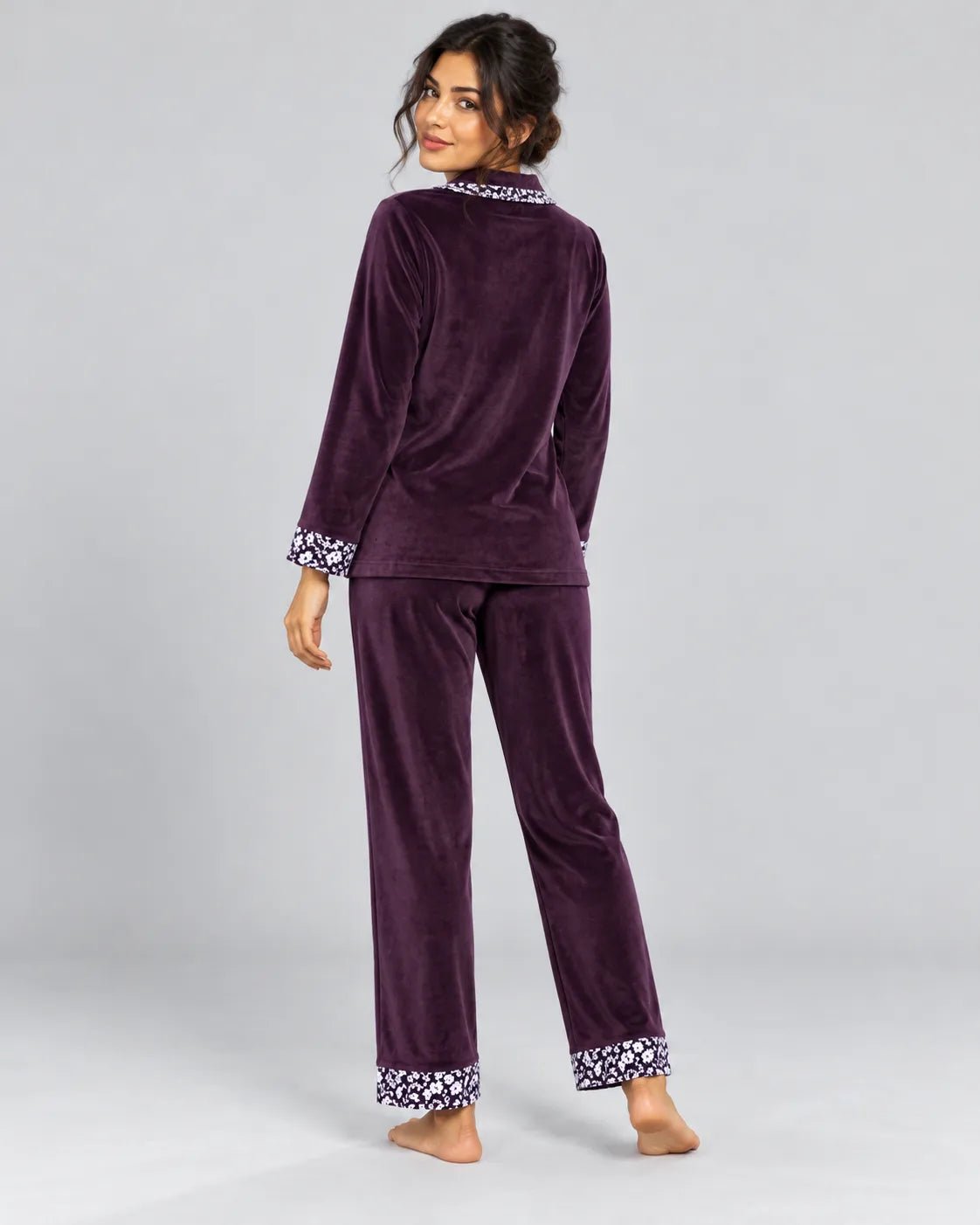 Pyjama Femme en Velours Prune – Col Fleuri & Confort Douillet - La Sprezzatura pyjamas