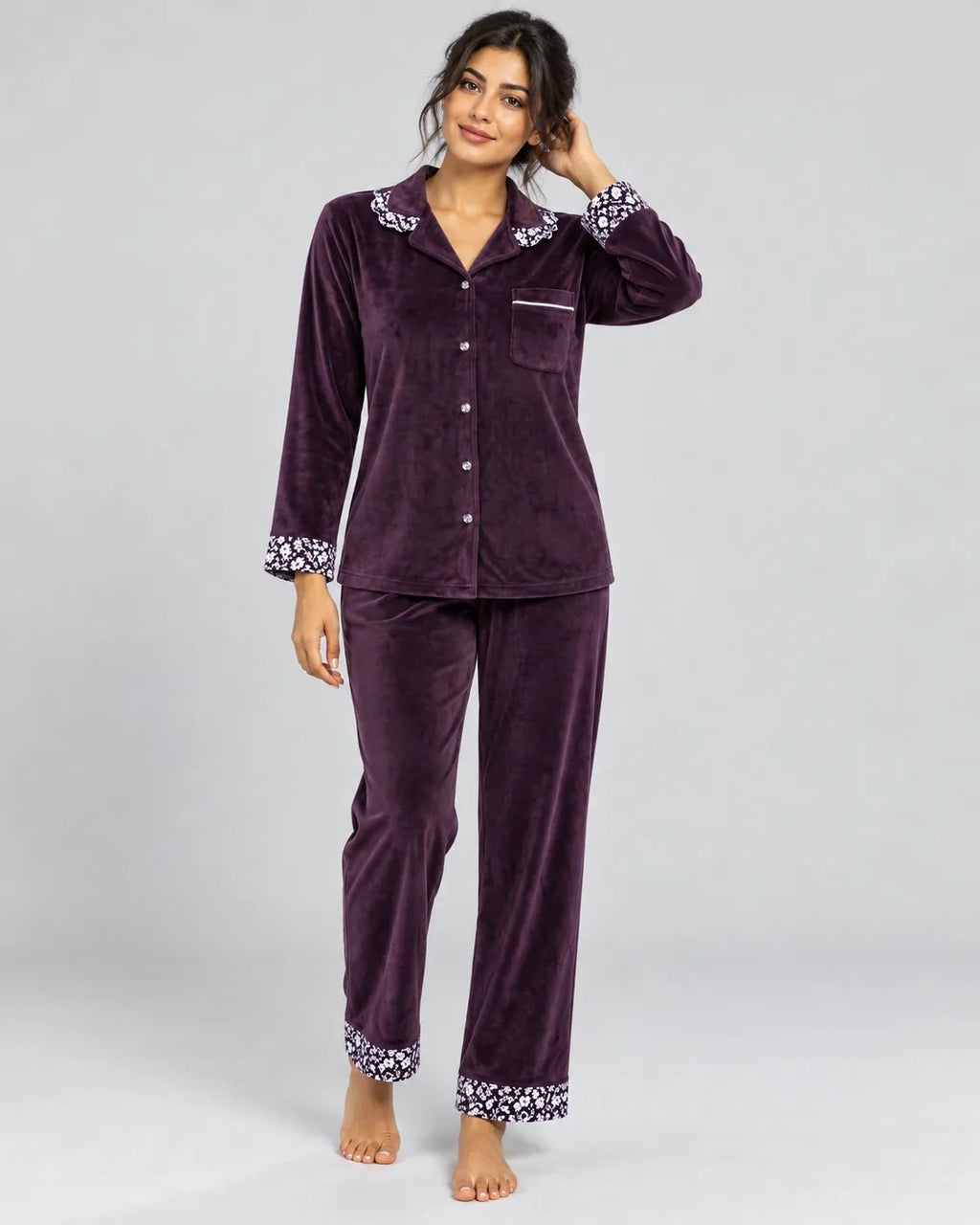 Pyjama Femme en Velours Prune – Col Fleuri & Confort Douillet - La Sprezzatura pyjamas