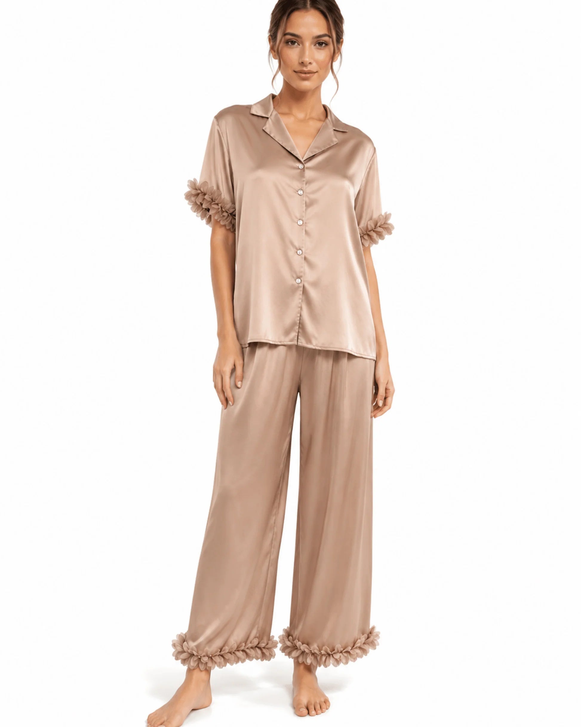 Pyjama Satin Beige Rosé à Détails Floraux - La Sprezzatura pyjamas