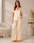 PYJAMA SATIN CHAMPAGNE À FINITIONS FLORALES