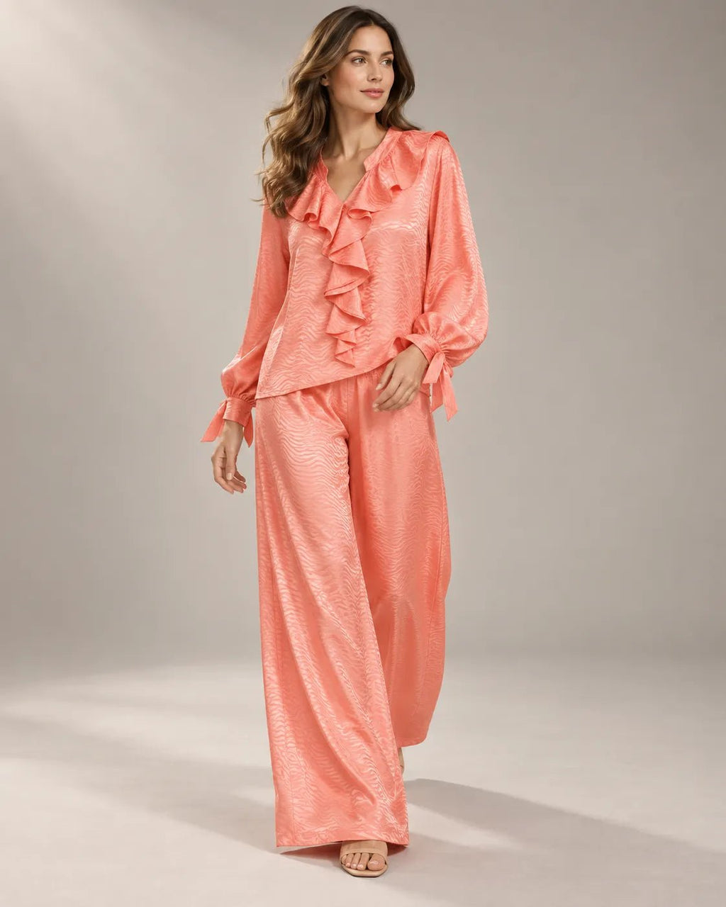 Pyjama Satin Jacquard à Volants – Corail - La Sprezzatura pyjamas