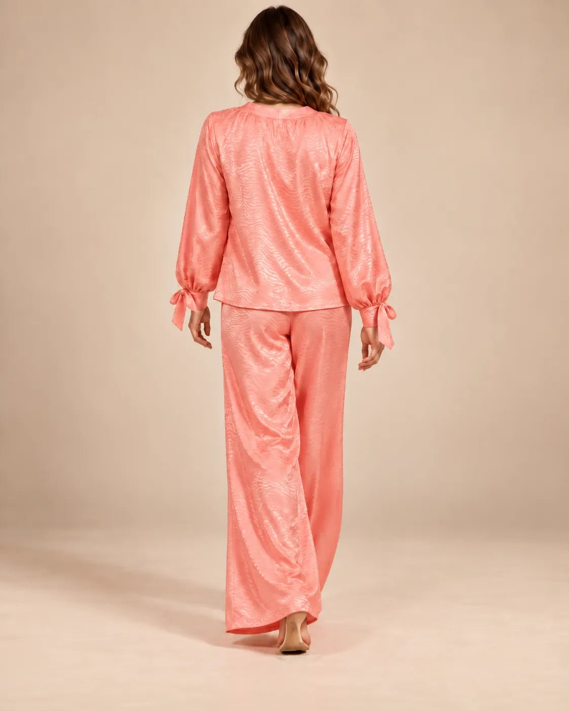 Pyjama Satin Jacquard à Volants – Corail - La Sprezzatura pyjamas