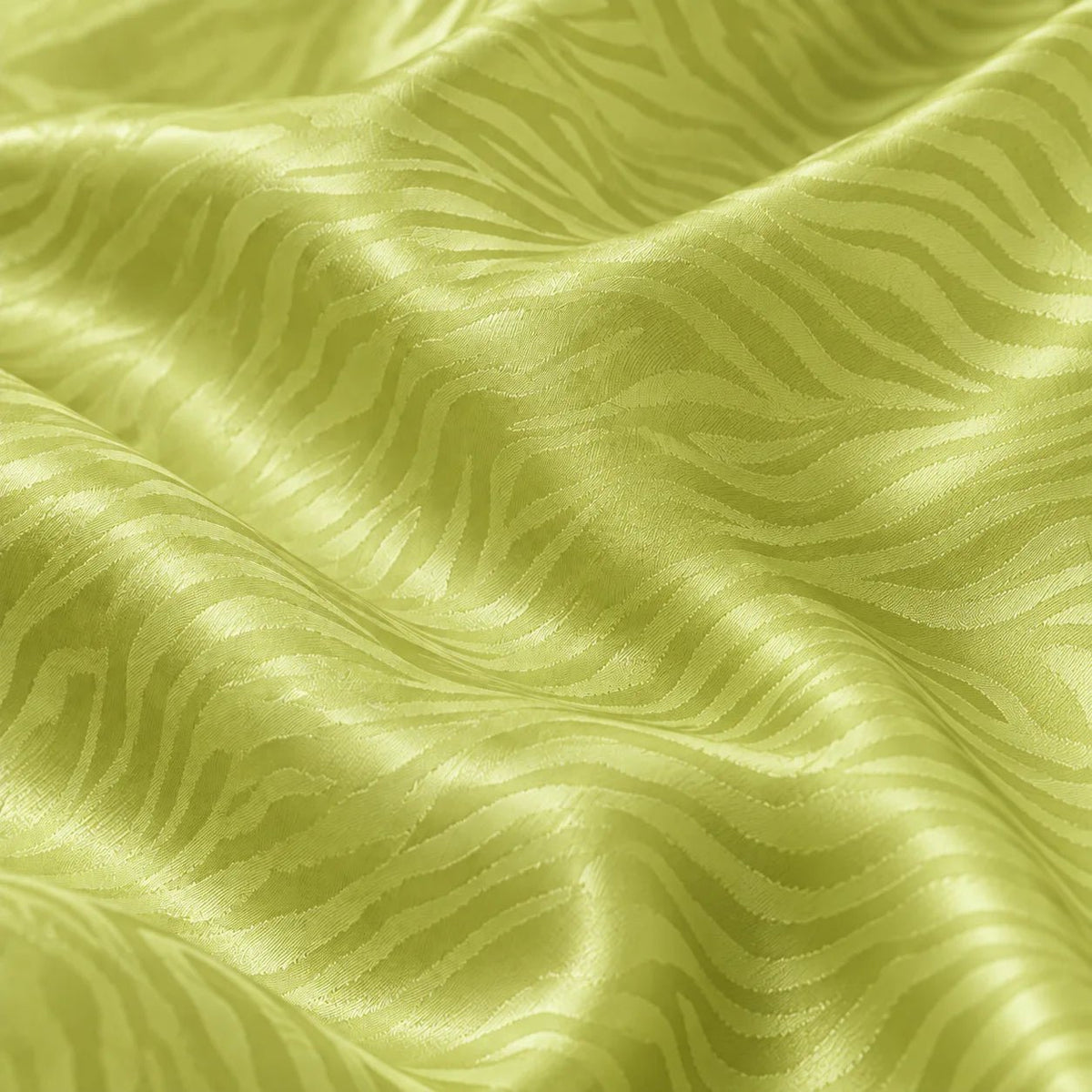 Pyjama Satin Jacquard à Volants – Vert Pistache - La Sprezzatura pyjamas