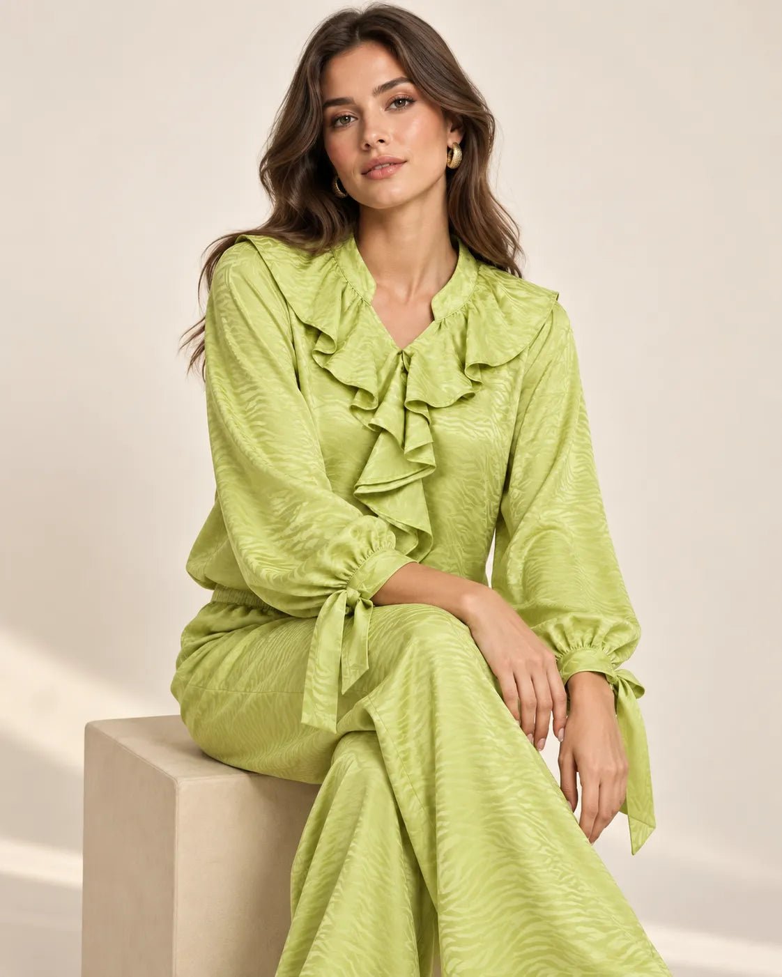 Pyjama Satin Jacquard à Volants – Vert Pistache - La Sprezzatura pyjamas