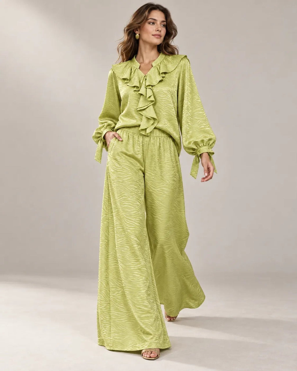 Pyjama Satin Jacquard à Volants – Vert Pistache - La Sprezzatura pyjamas