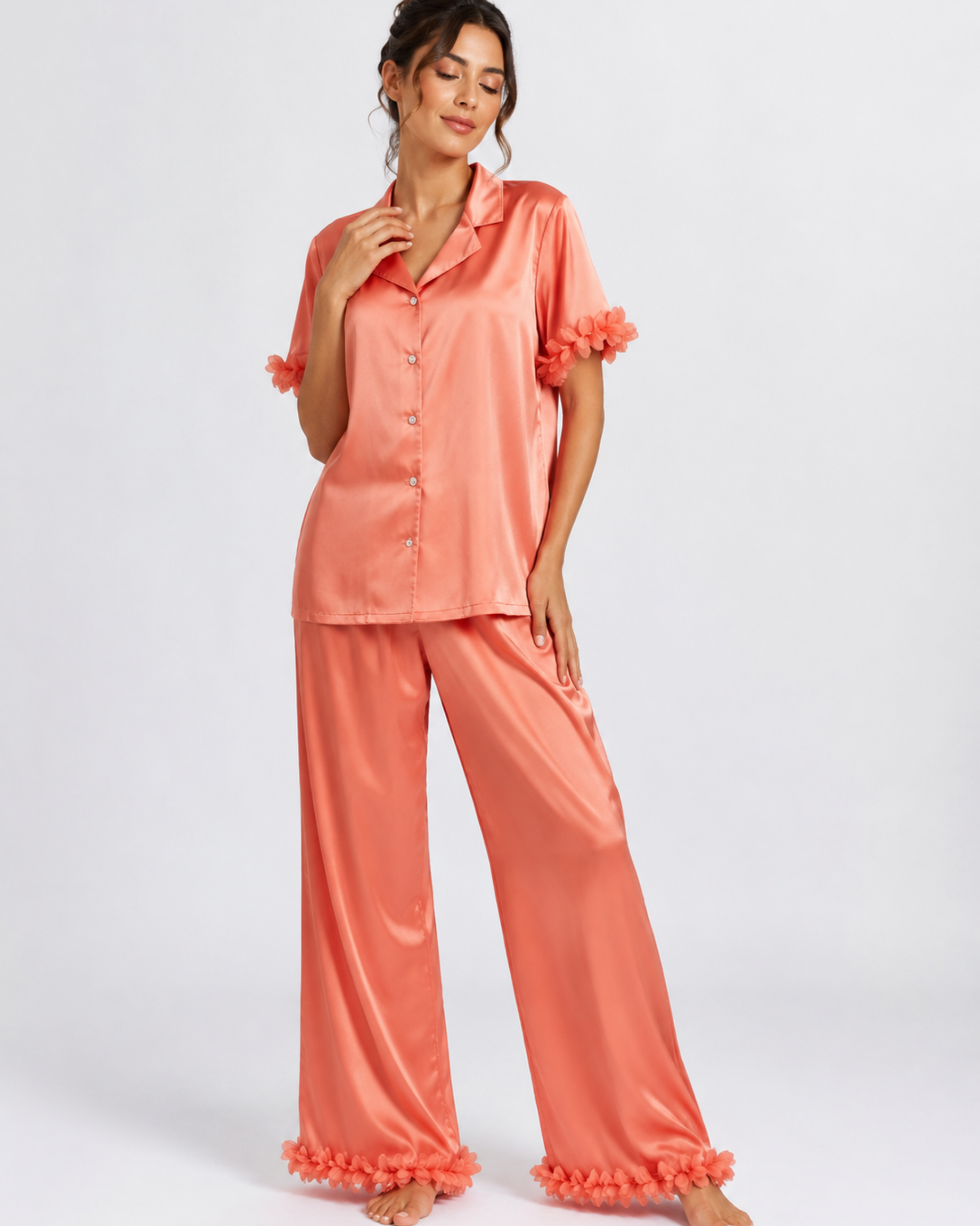 Pyjama Satin Saumon Femme – Ensemble Satiné Fluide à Détails Floraux